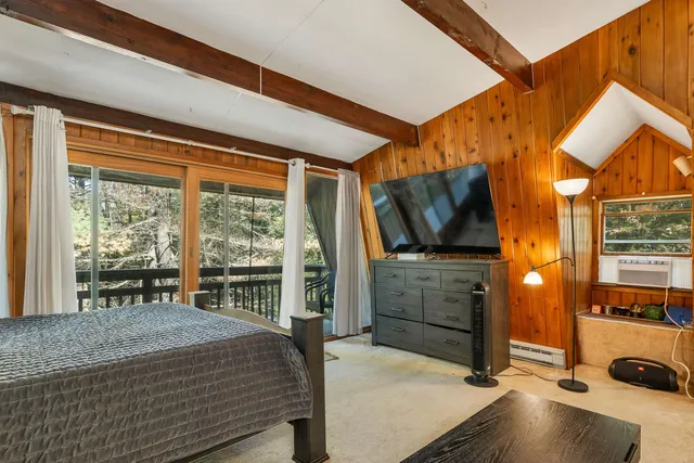 $449,900 | 402 Marsh Family Road, Hartford, VT 05059