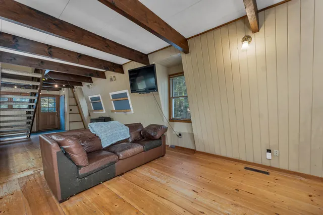 $449,900 | 402 Marsh Family Road, Hartford, VT 05059