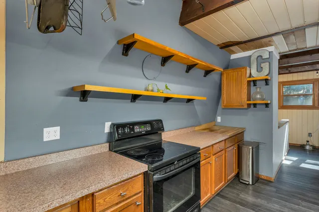 $449,900 | 402 Marsh Family Road, Hartford, VT 05059