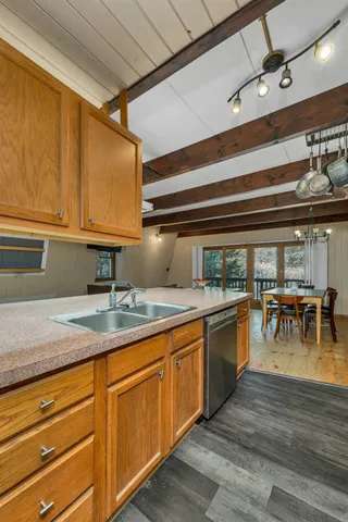 $449,900 | 402 Marsh Family Road, Hartford, VT 05059