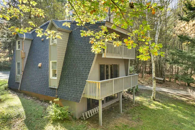 $449,900 | 402 Marsh Family Road, Hartford, VT 05059
