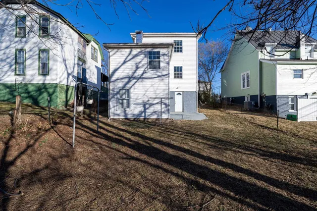 $255,000 | 606 Winthrop Street, Staunton, VA 24401