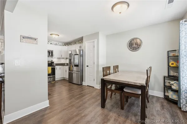 $299,000 | 825 Wolf Run Pk Boulevard, Jeffersonville, IN 47130