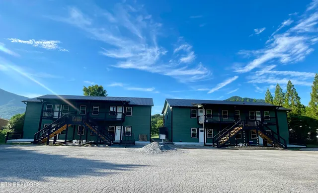 $2,600,000 | 3769-3771 Wears Valley Road, Unit 18, Sevierville, TN 37862