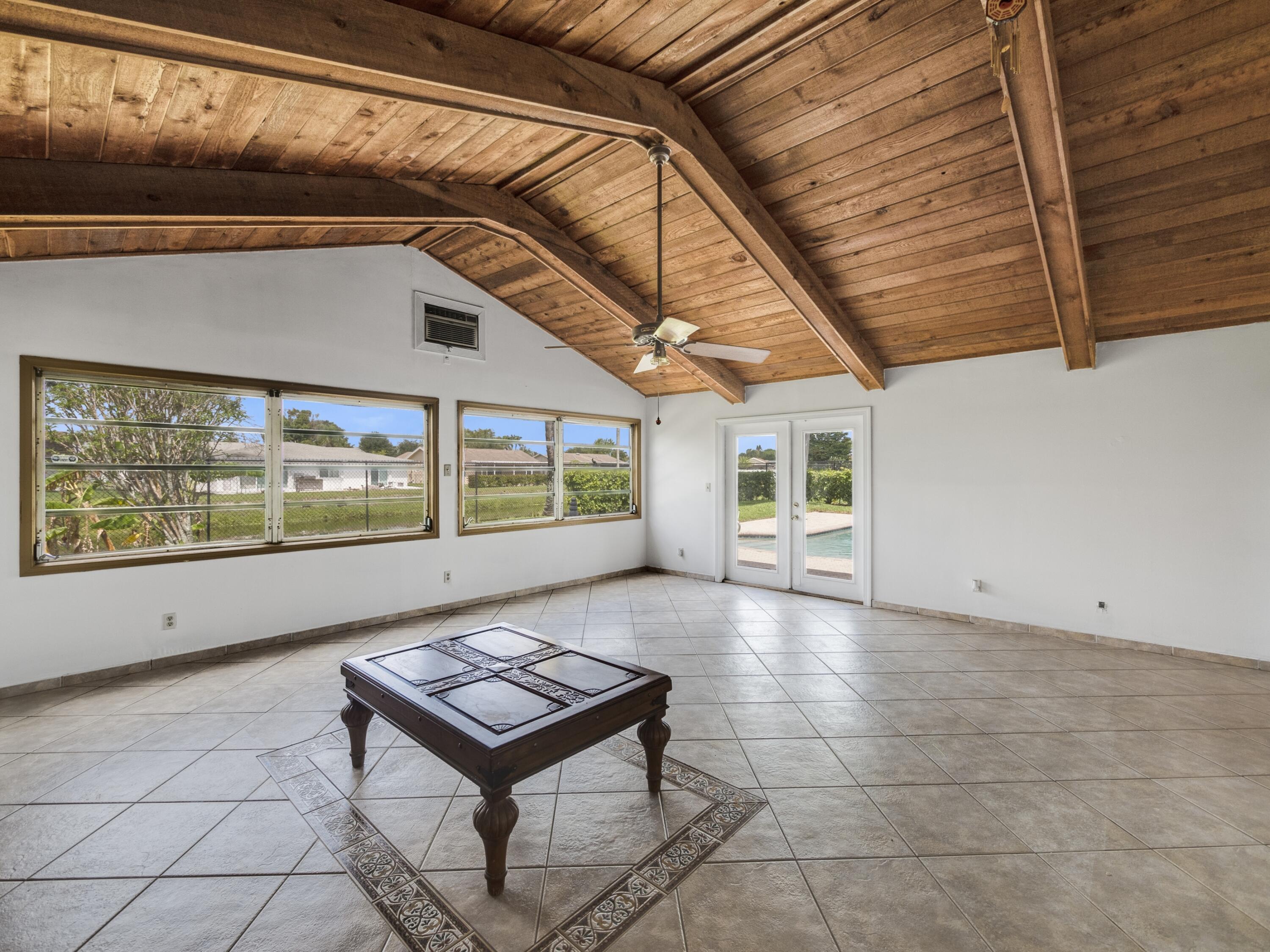 19403 Colorado Circle Boca Raton, FL 33434 - Photo 11 of 17 Vaulted Ceilings