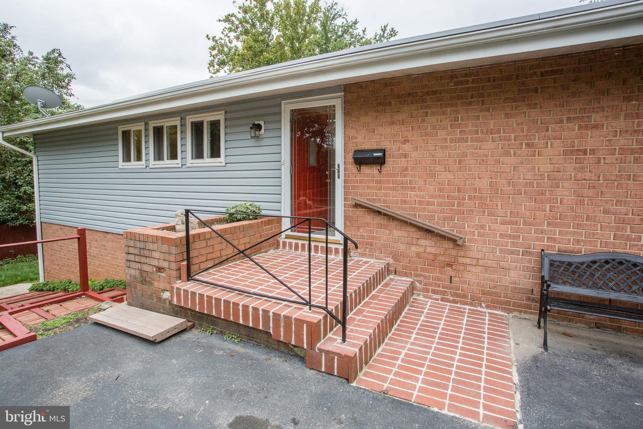 206 Bluff Terrace Silver Spring, MD 20902 - Photo 3 of 48 Gallery Image 3
