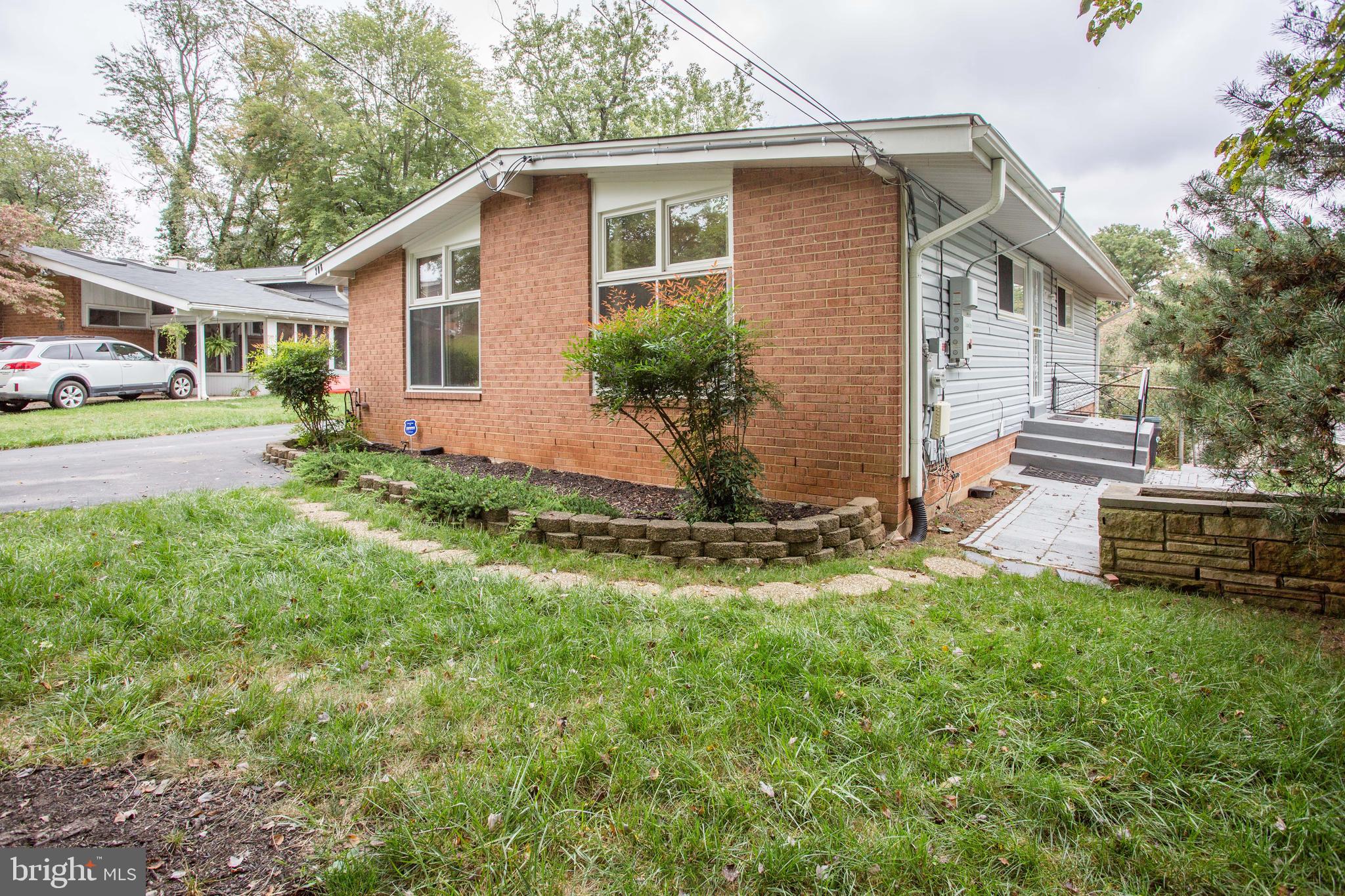 206 Bluff Terrace Silver Spring, MD 20902 - Photo 4 of 48 Gallery Image 4