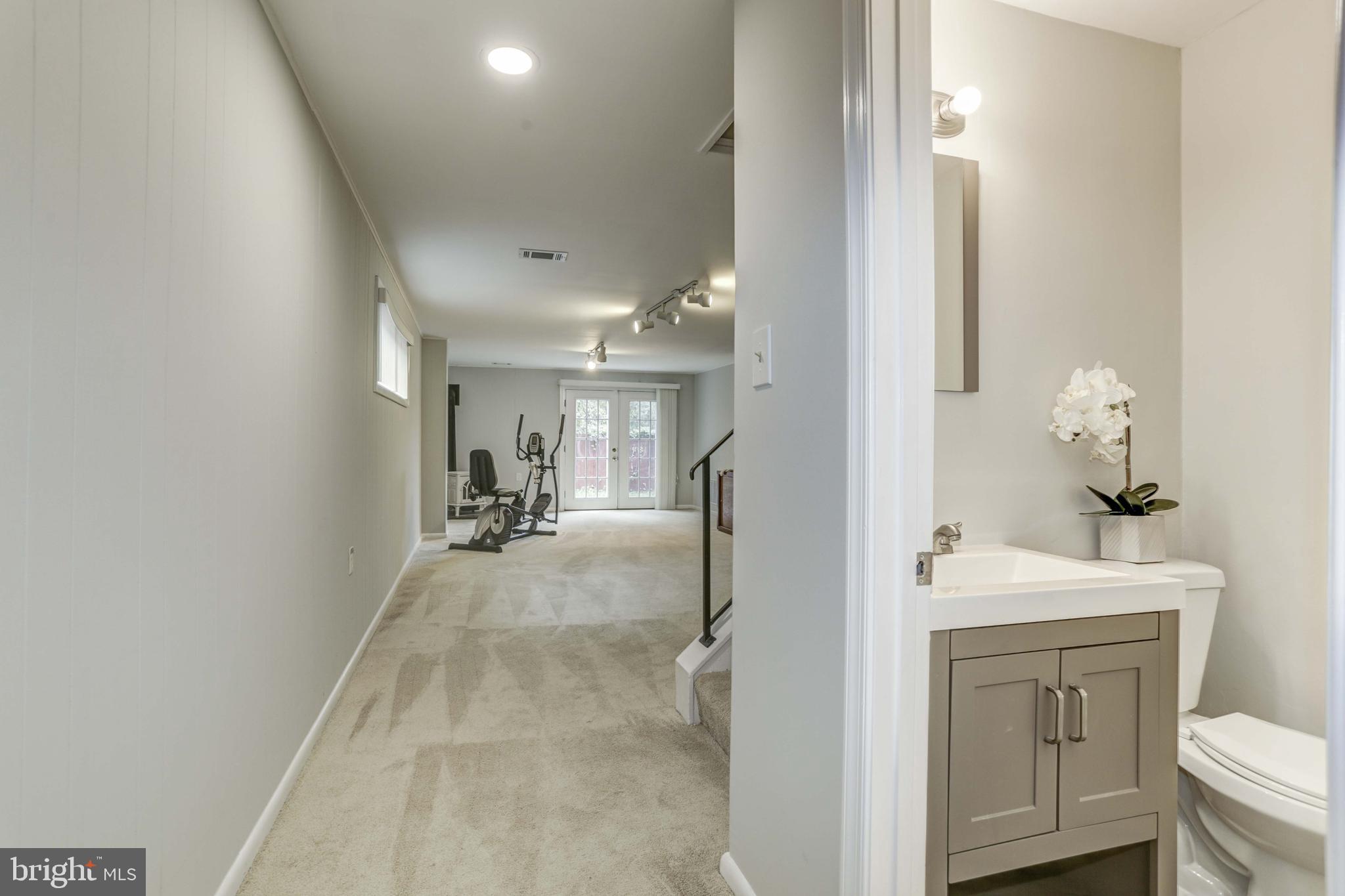 206 Bluff Terrace Silver Spring, MD 20902 - Photo 35 of 48 Gallery Image 35