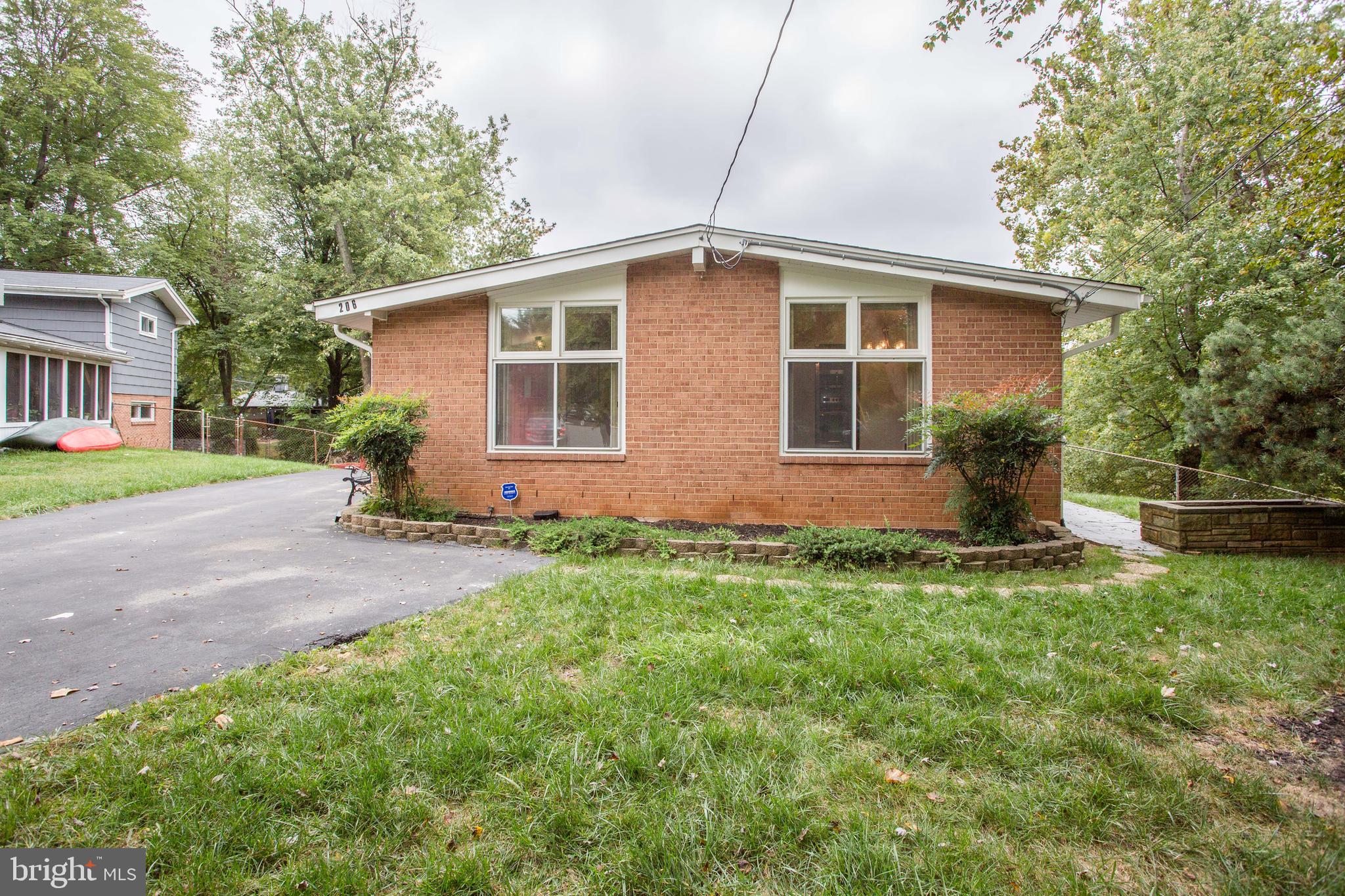 206 Bluff Terrace Silver Spring, MD 20902 - Photo 5 of 48 Gallery Image 5
