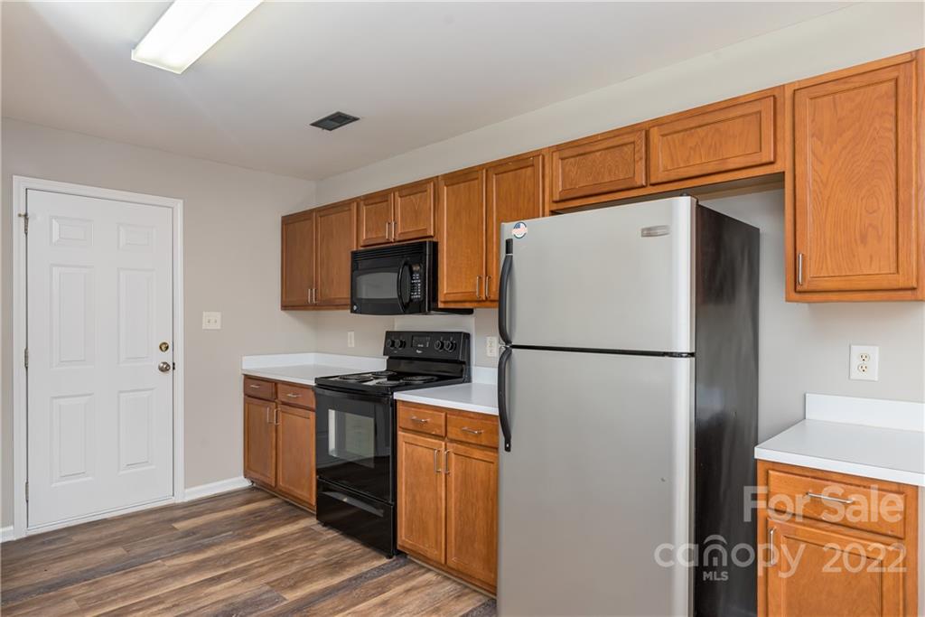 10339 Gold Pan Road Charlotte, NC 28215 - Photo 11 of 32 Gallery Image 11