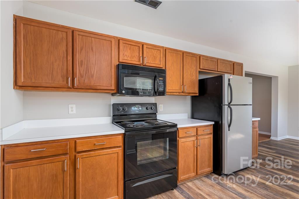 10339 Gold Pan Road Charlotte, NC 28215 - Photo 14 of 32 Gallery Image 14