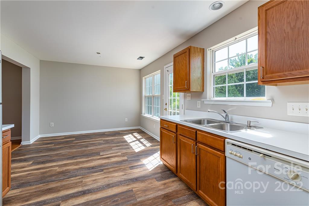 10339 Gold Pan Road Charlotte, NC 28215 - Photo 15 of 32 Gallery Image 15