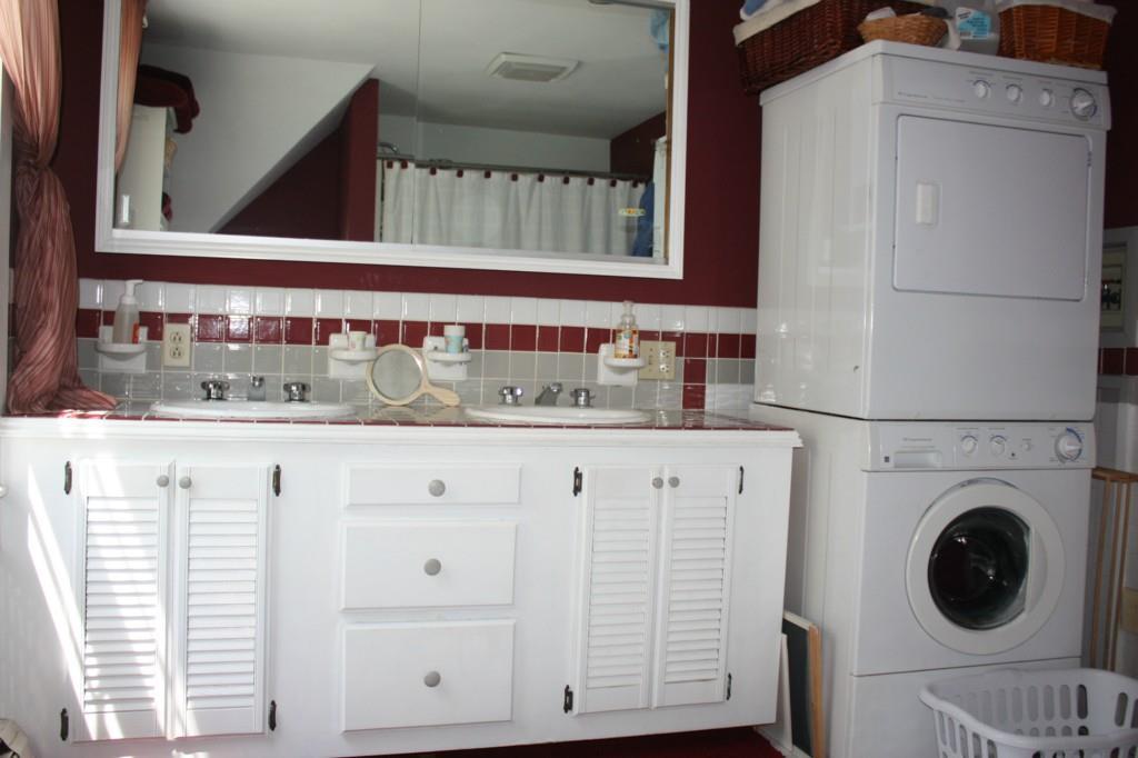 141 Southern Bay Road Penobscot, ME 04476 - Photo 21 of 31 Full bath with laundry