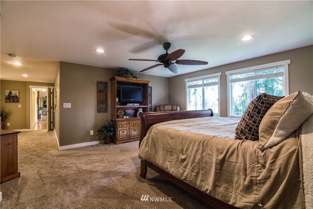 20417 96th Avenue Northeast Bothell, WA 98011 - Photo 11 of 25 Gallery Image 11