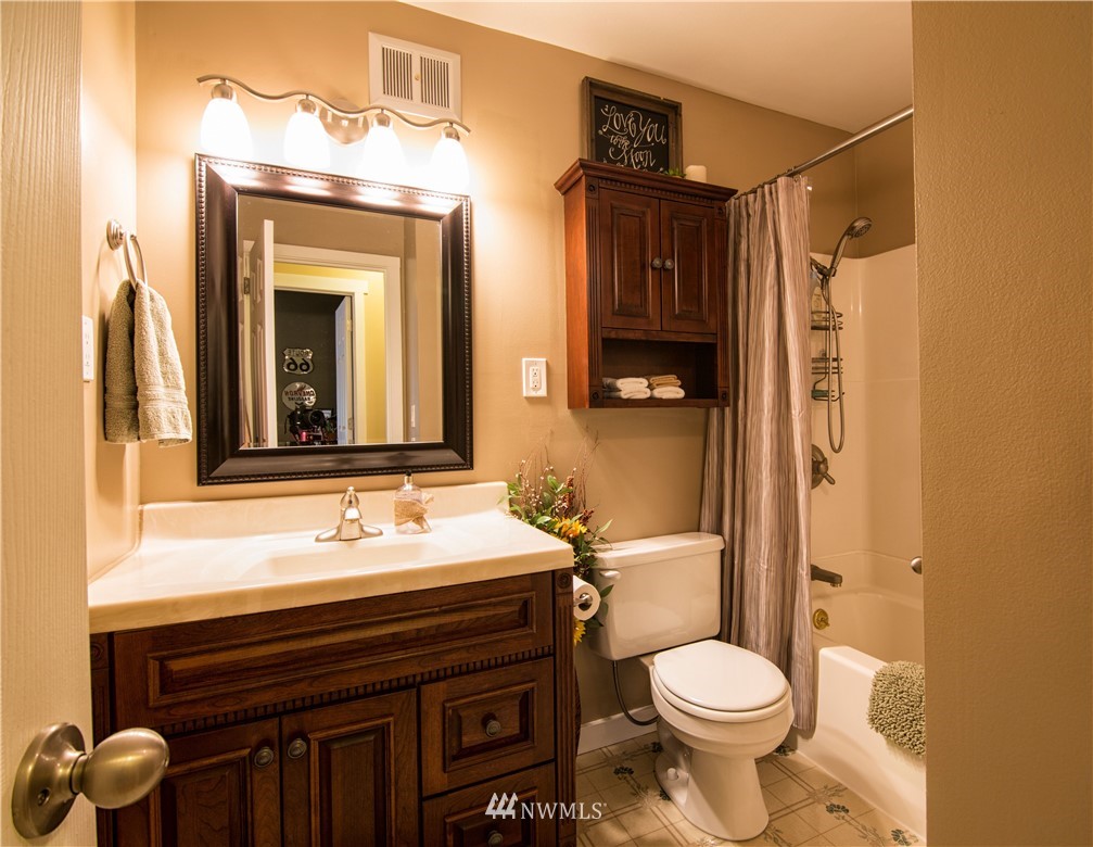 20417 96th Avenue Northeast Bothell, WA 98011 - Photo 16 of 25 Gallery Image 16