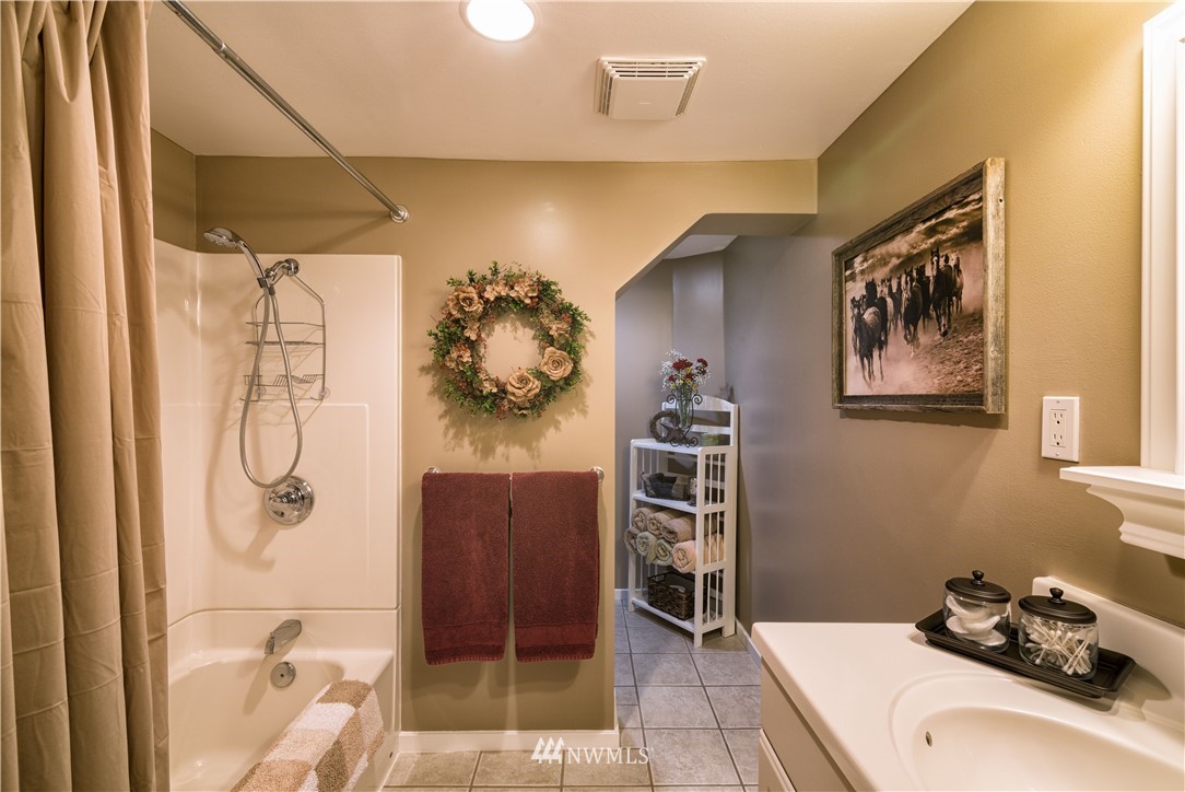 20417 96th Avenue Northeast Bothell, WA 98011 - Photo 19 of 25 Gallery Image 19