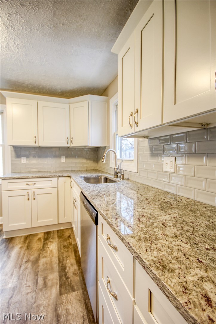889 Quentin Road Eastlake, OH 44095 - Photo 8 of 18 Gallery Image 8