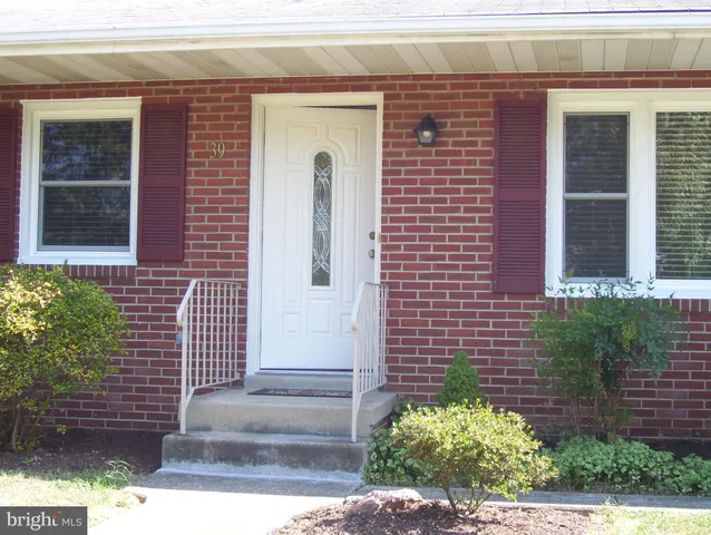 $2,200 | 39 Hampton Place, Walkersville, MD 21793