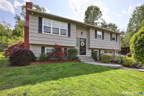 $519,900 | 1 Parkwood Terrace Drive, Danbury, CT 06811