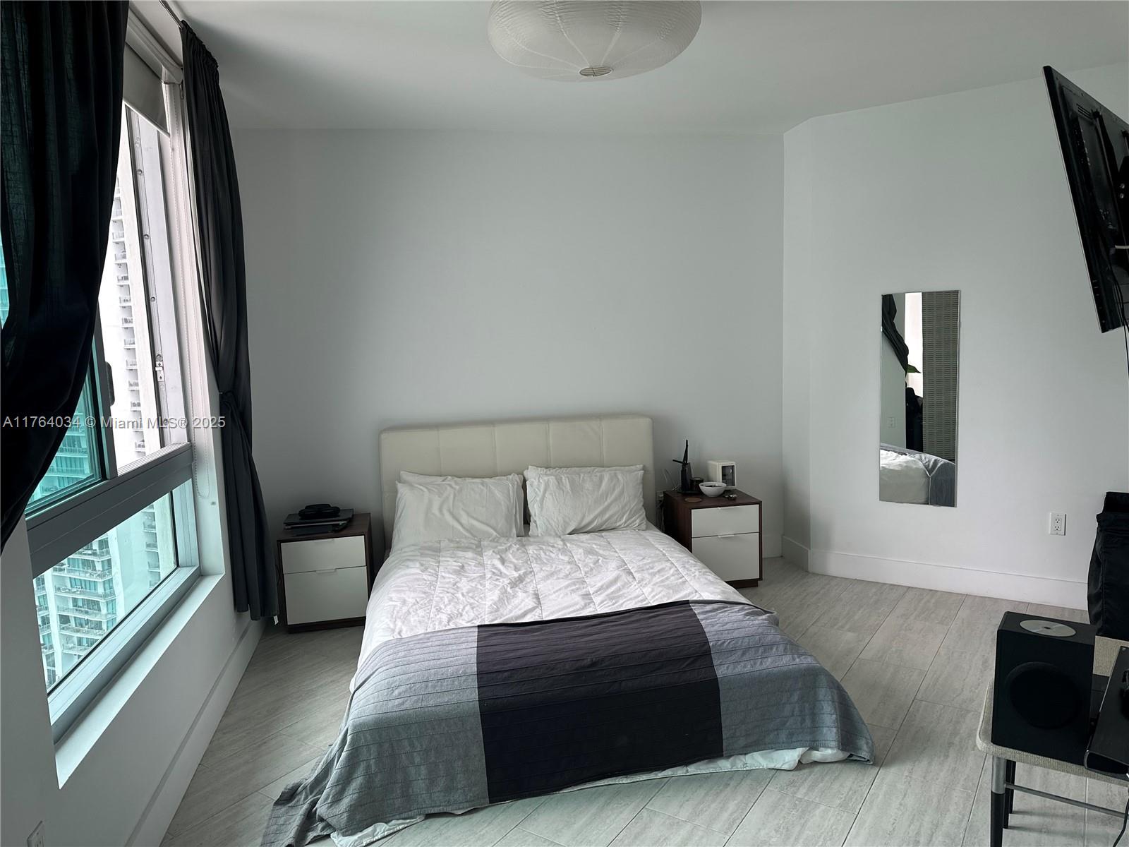 350 South Miami Avenue, Unit 2712 Miami, FL 33130 - Photo 4 of 9