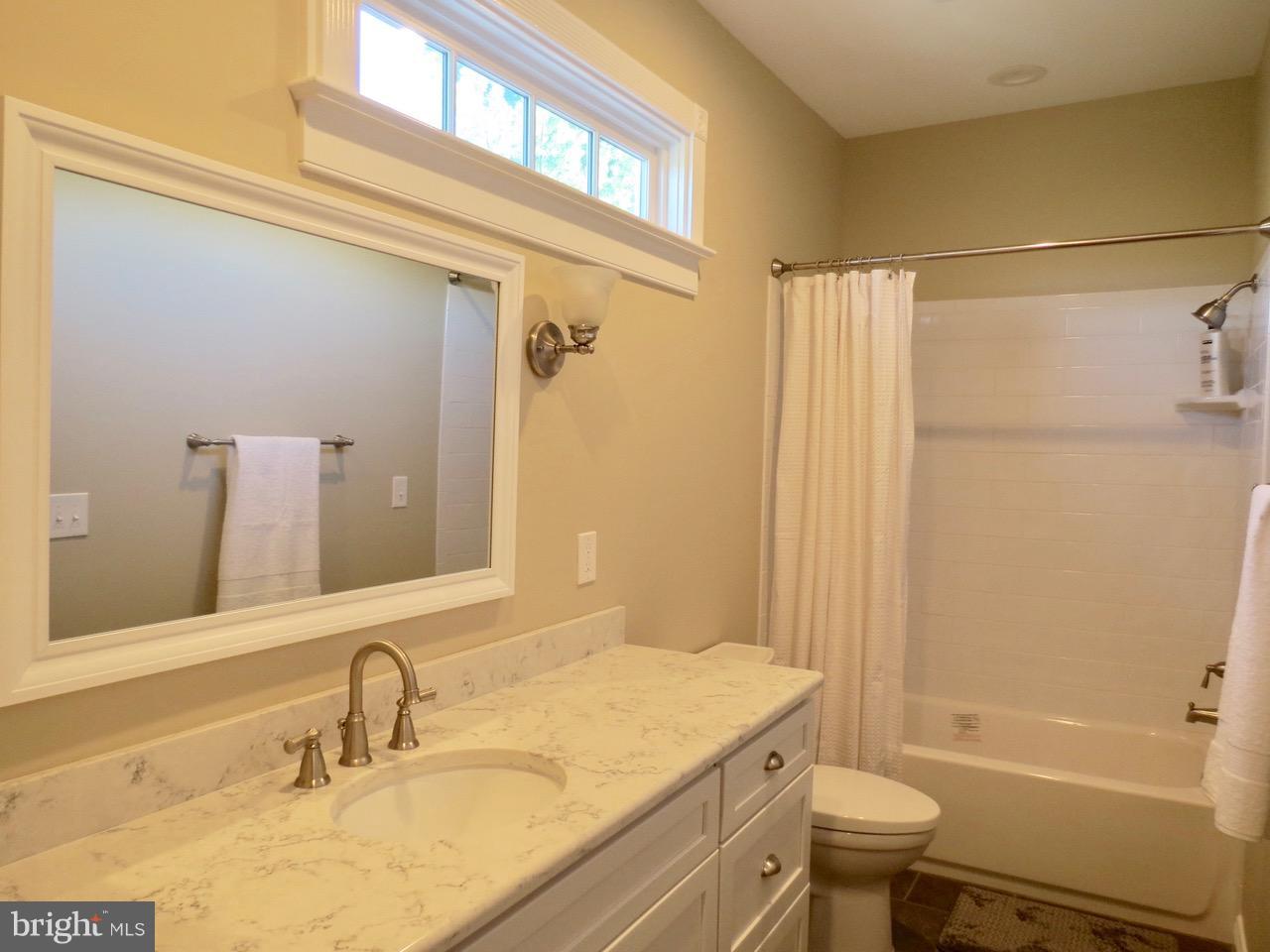 12036 Crest Hill Road Hume, VA 22639 - Photo 16 of 30 Master Bath