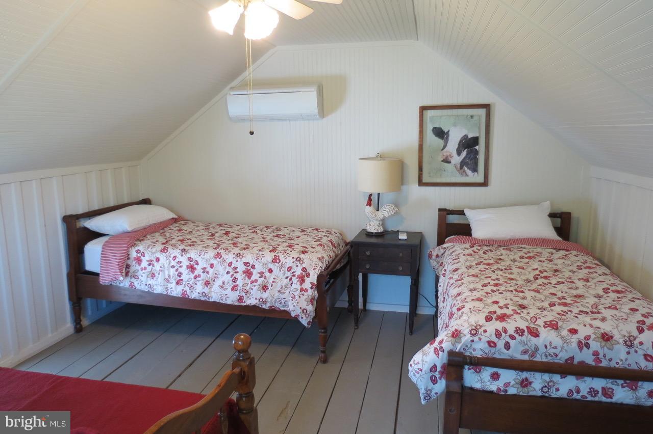 12036 Crest Hill Road Hume, VA 22639 - Photo 22 of 30 Pool house bedroom for family & friends