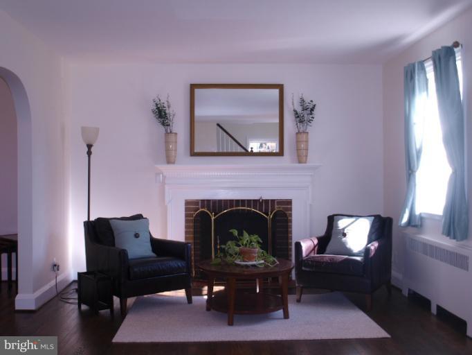 522 Wilton Road Towson, MD 21286 - Photo 13 of 20 Living Room