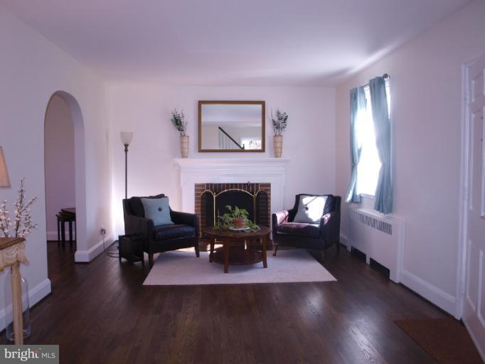 522 Wilton Road Towson, MD 21286 - Photo 19 of 20 Living Room