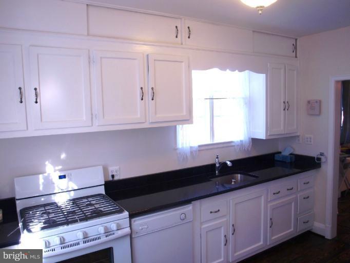 522 Wilton Road Towson, MD 21286 - Photo 10 of 20 Kitchen