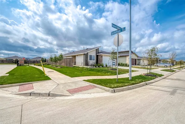 $2,350 | 2920 Gunnersbury Drive, Houston, TX 77047