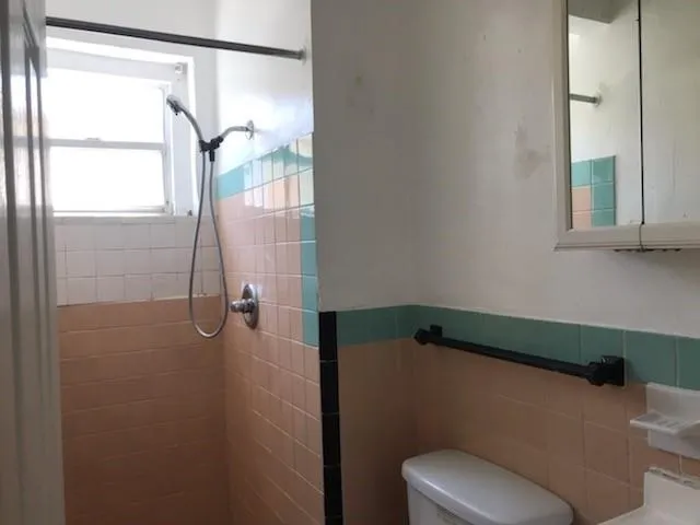 $1,200 | 2230 Monroe Street, Unit 1, Hollywood, FL 33020