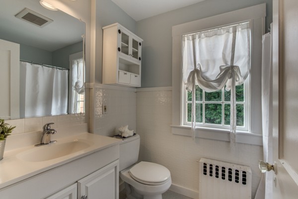 10 Hillcrest Road Beverly, MA 01915 - Photo 21 of 29 Gallery Image 21