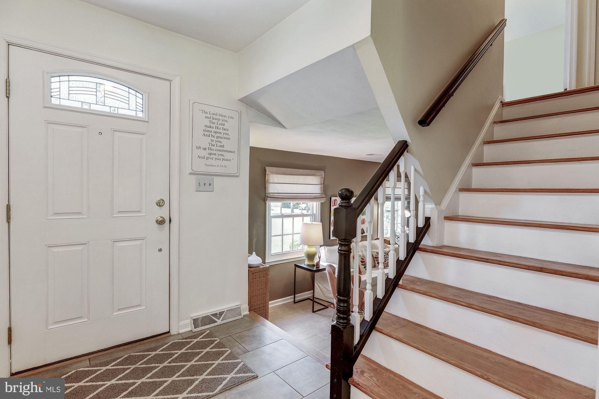 392 Ronsdale Road Sykesville, MD 21784 - Photo 2 of 34 Foyer