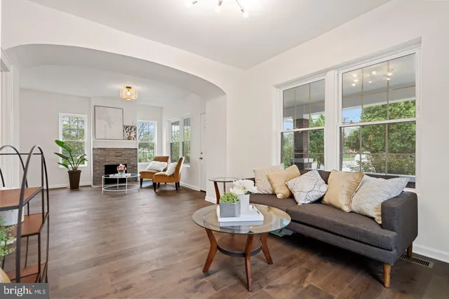 $2,650 | 201 Parkway Street, Winchester, VA 22601