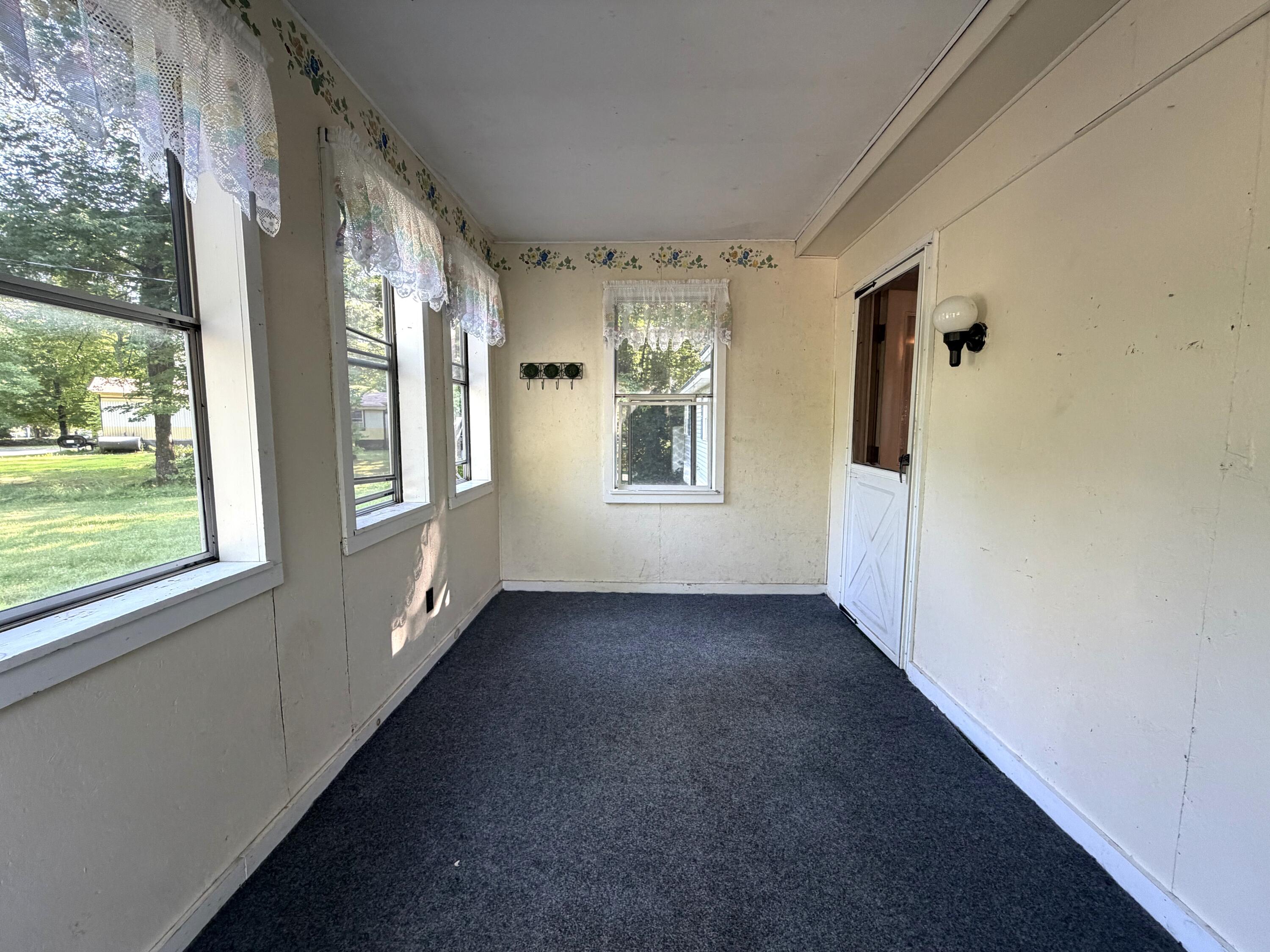 327 Middle Road Oakland, ME 04963 - Photo 18 of 38 16