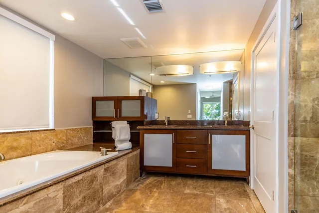 $2,250,000 | 97501 Overseas Highway, Unit 116 & 40' BOAT SLIP, Key Largo, FL 33037