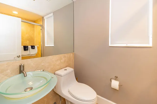 $2,250,000 | 97501 Overseas Highway, Unit 116 & 40' BOAT SLIP, Key Largo, FL 33037