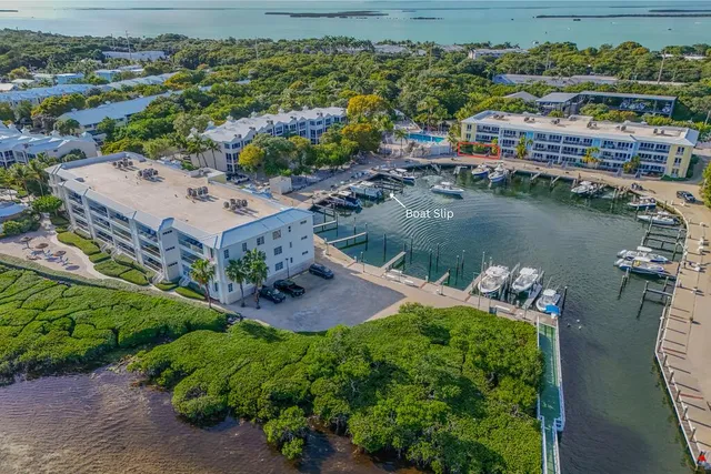 $2,250,000 | 97501 Overseas Highway, Unit 116 & 40' BOAT SLIP, Key Largo, FL 33037