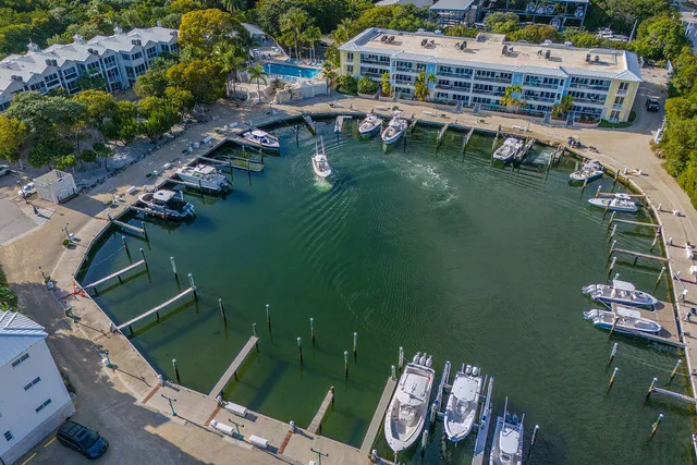 $2,250,000 | 97501 Overseas Highway, Unit 116 & 40' BOAT SLIP, Key Largo, FL 33037