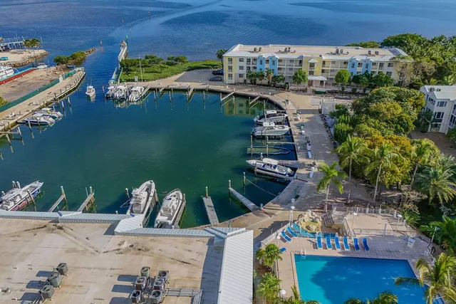 $2,250,000 | 97501 Overseas Highway, Unit 116 & 40' BOAT SLIP, Key Largo, FL 33037