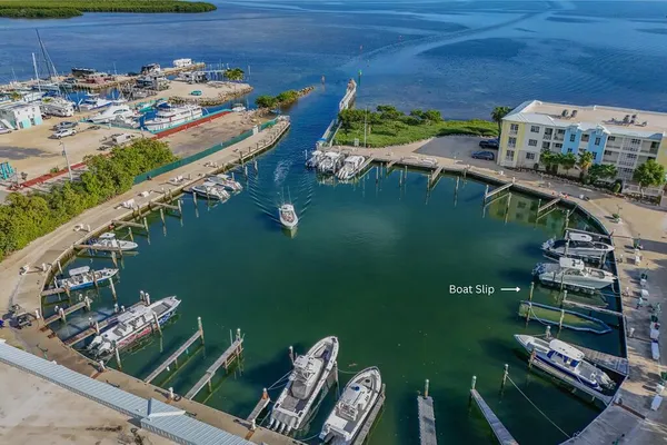 $2,250,000 | 97501 Overseas Highway, Unit 116 & 40' BOAT SLIP, Key Largo, FL 33037