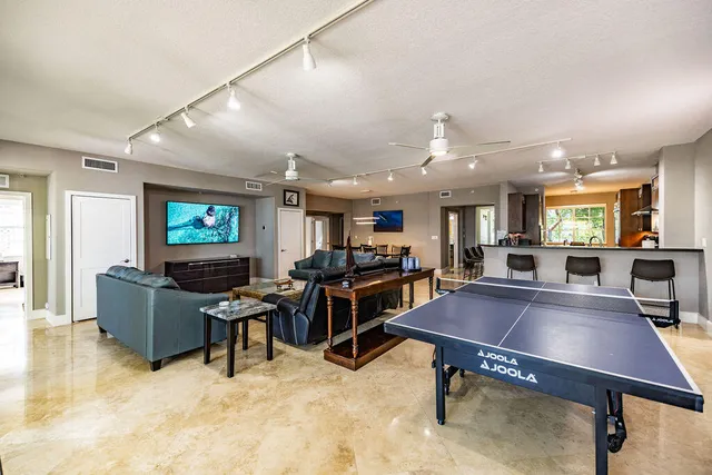 $2,250,000 | 97501 Overseas Highway, Unit 116 & 40' BOAT SLIP, Key Largo, FL 33037