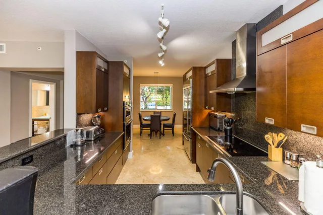 $2,250,000 | 97501 Overseas Highway, Unit 116 & 40' BOAT SLIP, Key Largo, FL 33037