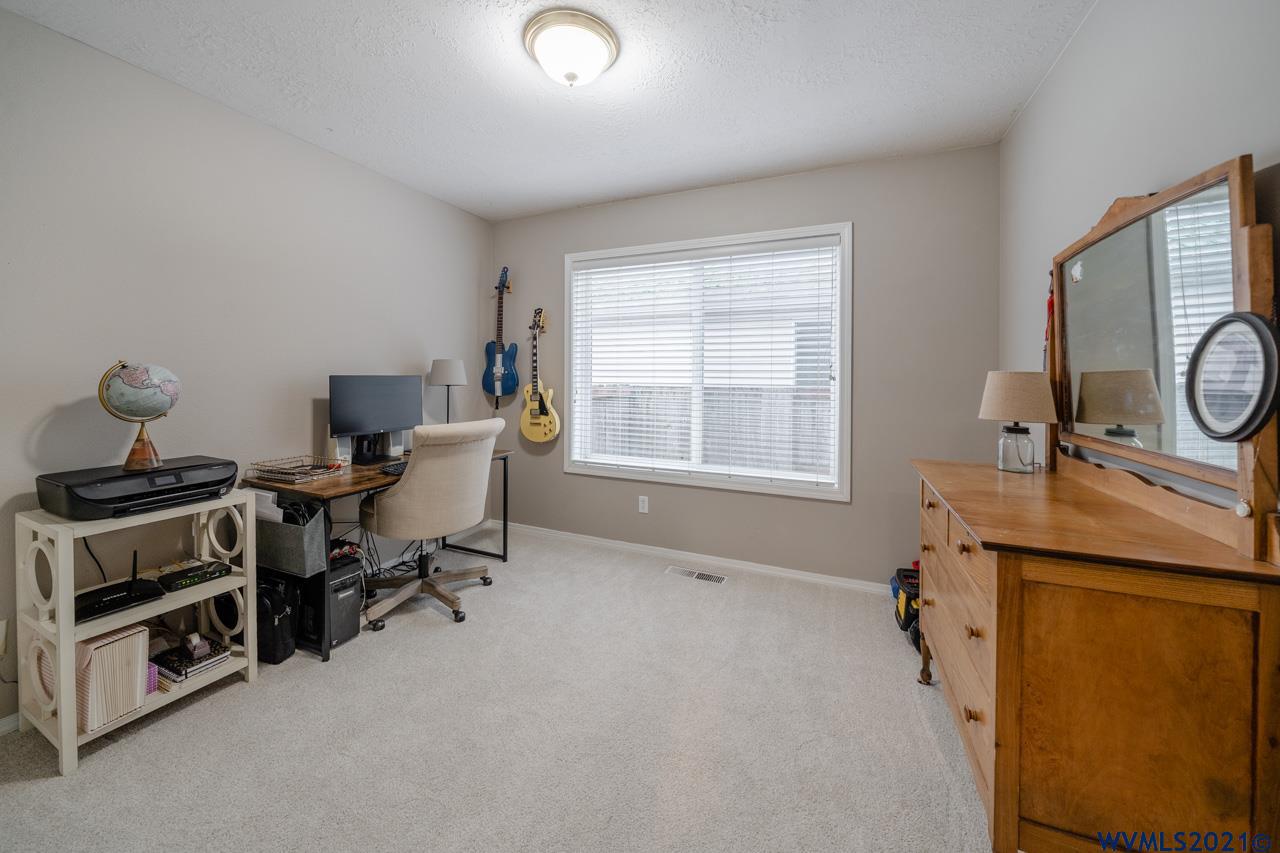 1197 Keystone Loop Northeast Keizer, OR 97303 - Photo 33 of 42 Gallery Image 33