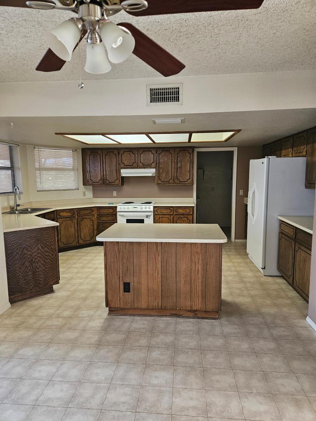 1458 North Acacia Road Apache Junction, AZ 85119 - Photo 2 of 6 Photo #2