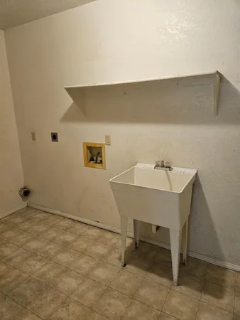 $1,900 | 1458 North Acacia Road, Apache Junction, AZ 85119