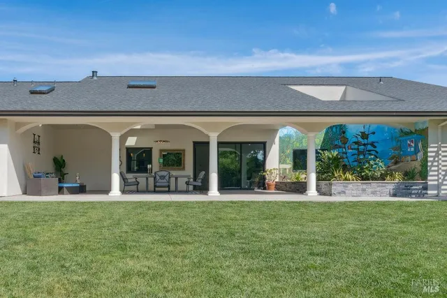 $2,195,000 | 695 Quietwater Road, Santa Rosa, CA 95404