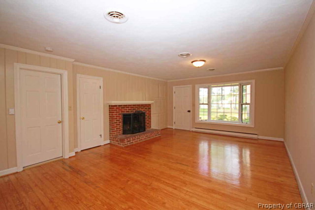 6298 Ware Point Road Gloucester, VA 23061 - Photo 4 of 27 Gallery Image 4