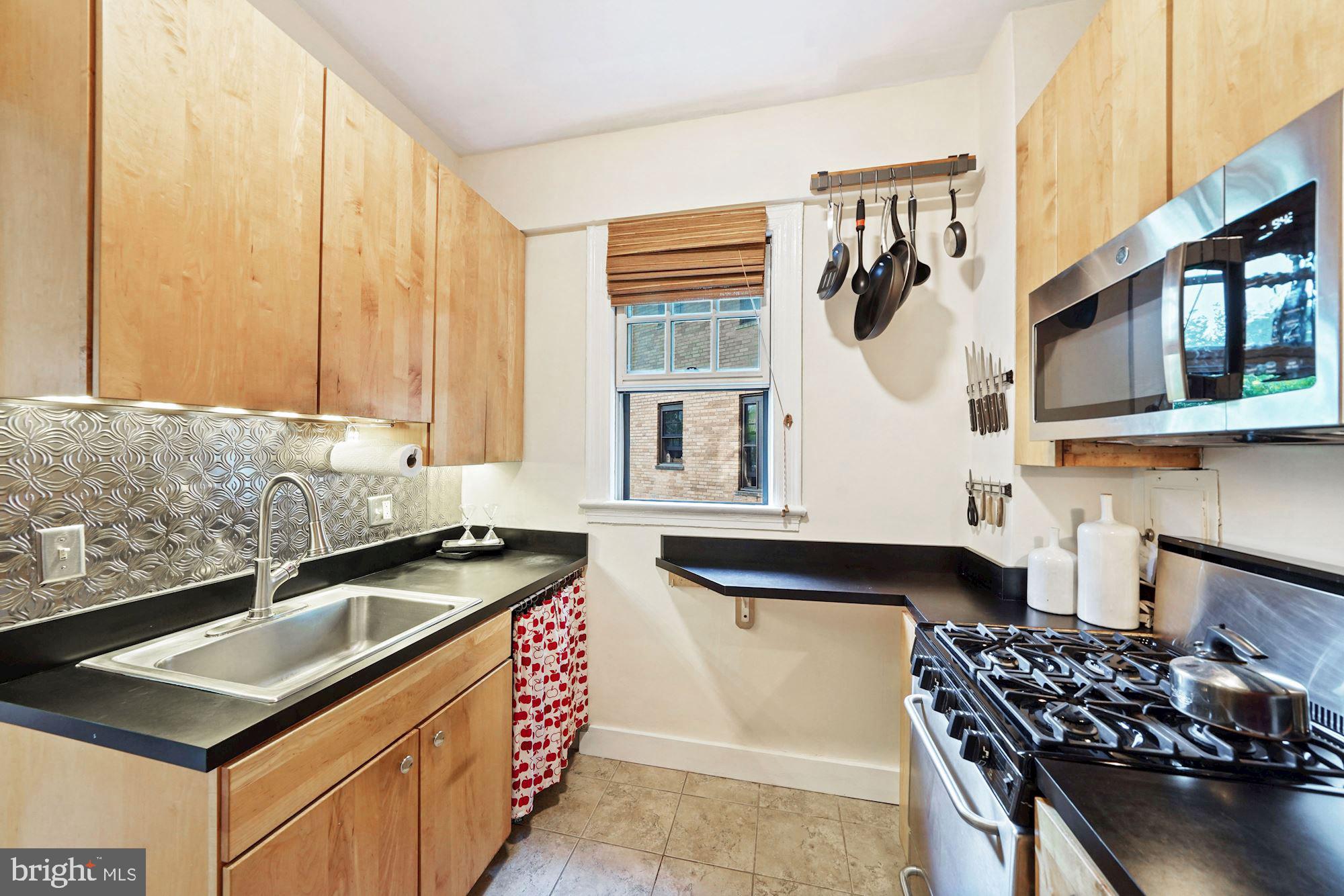 2032 Belmont Road Northwest, Unit 407 Washington, DC 20009 - Photo 9 of 19 Kitchen