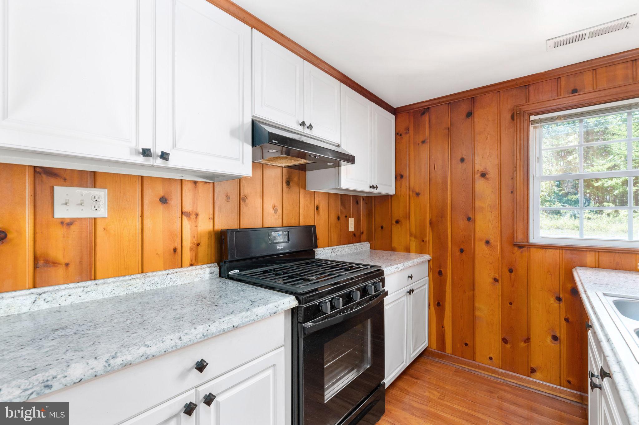 330 Long Point Road Hague, VA 22469 - Photo 12 of 41 gas stove